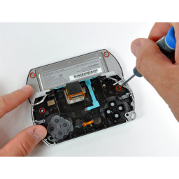 Замена дисплея PSP Go